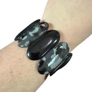 1052 / Stretchy Gray & Black Bracelet